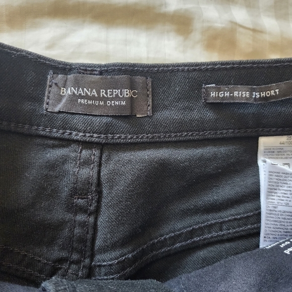 Banana Republic High-Rise Raw Hem 3" Short in Black NWT size 25 - Picture 4 of 6